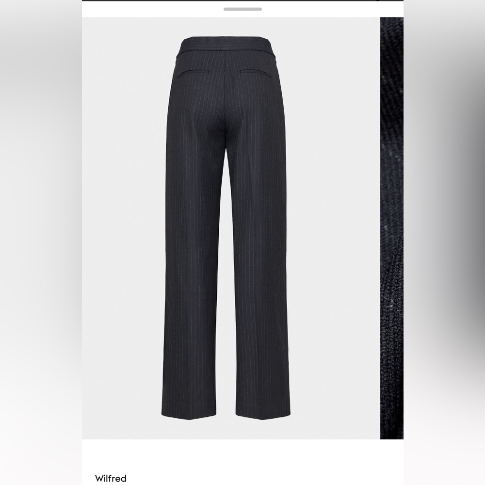 NWOT Aritzia Wilfred Navy Pinstripe Trousers 0